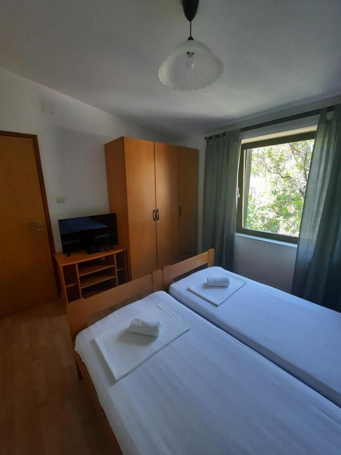 Apartments Keti Pag Town Exterior photo